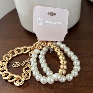 Daisy Fuentes 3 pk gold chain link,pearl like beads & gold stretch bracelets